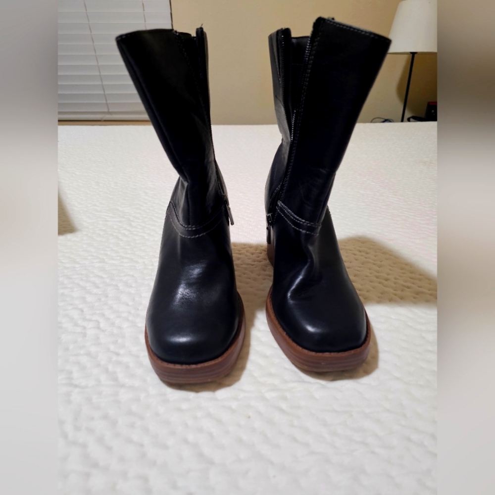 Black women's  boots size 6